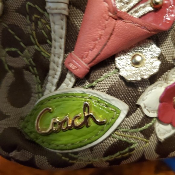 Coach - Picture 7 of 9